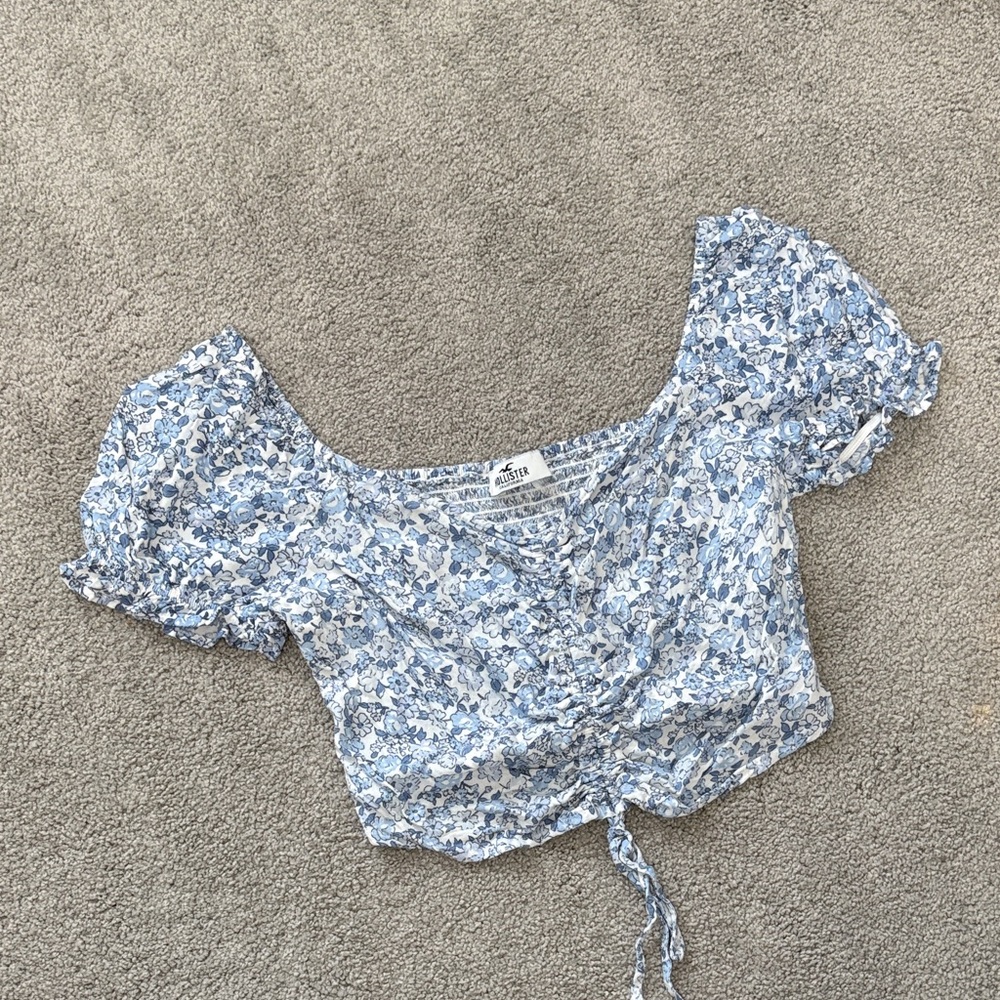 Hollister Blue Floral Puff Sleeve Crop Top